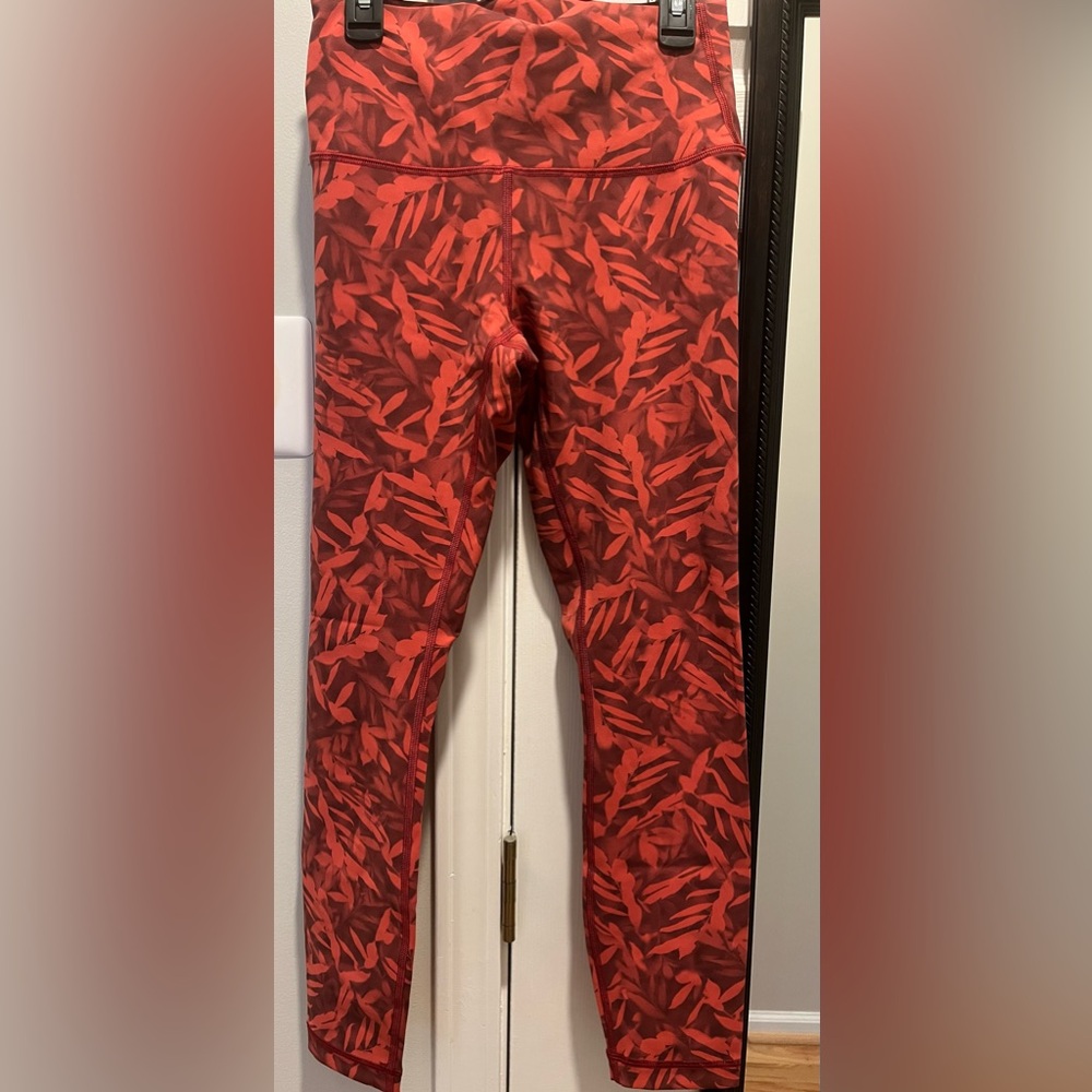 Lululemon size 6 leggings